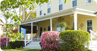 This appears to be the Lakeview Inn located in Naples, Maine